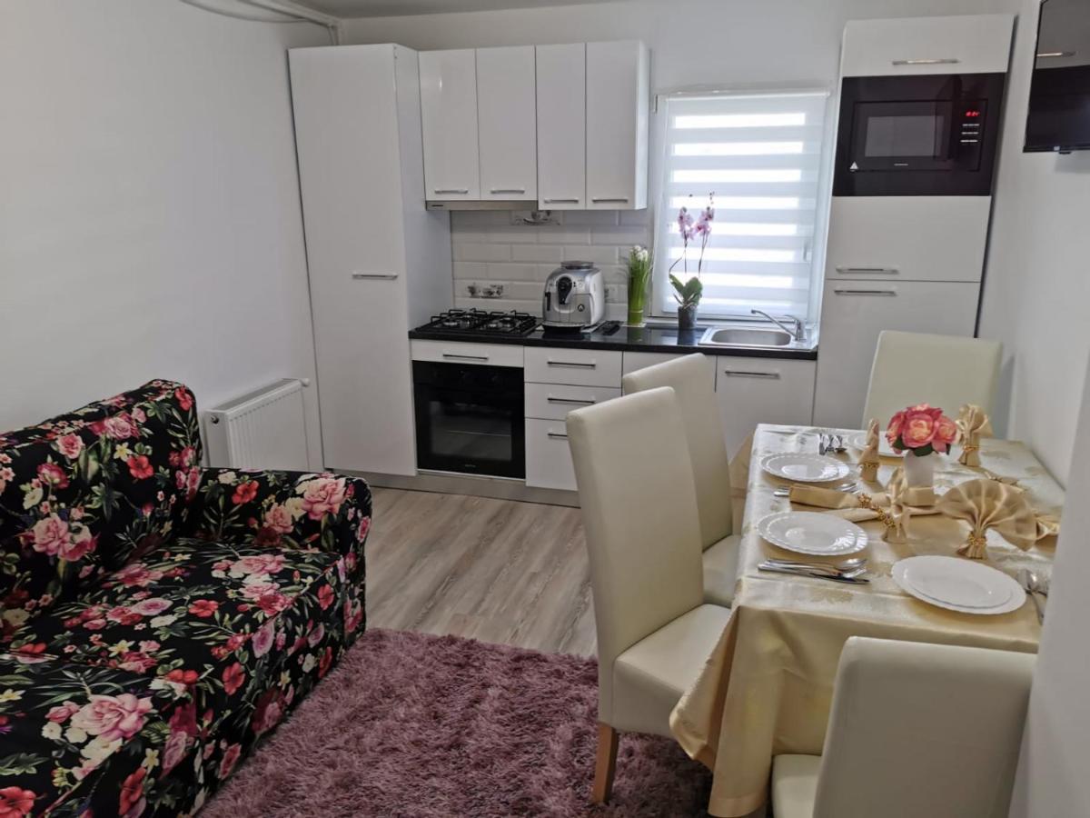 Apartament Gold Luxury Tîrgu Ocna Exterior foto